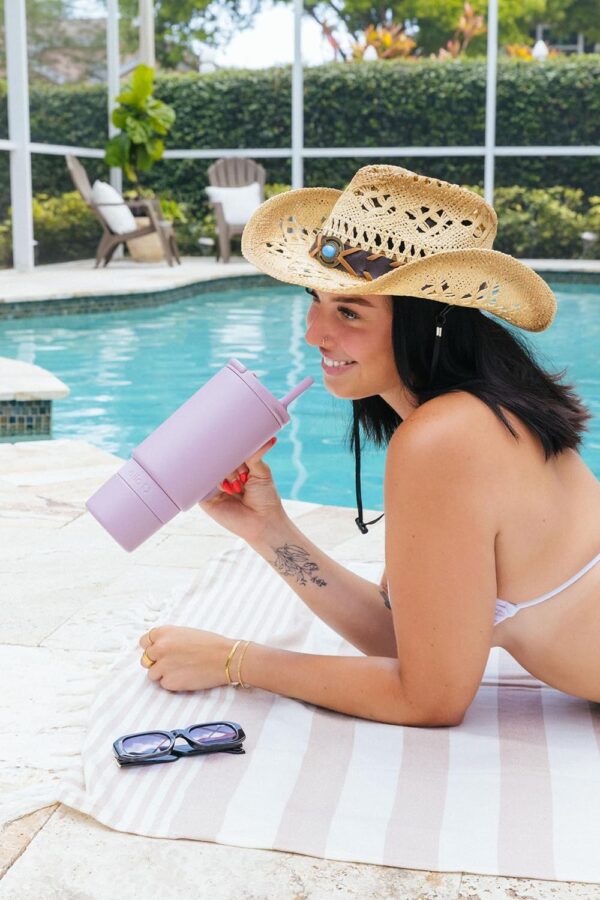 Ello Port Tumbler in Mauve with Carry Loop & Integrated Handle